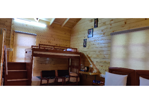 Luxurious 2 Bedroom Wooden Cottage