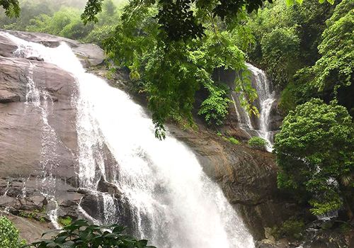 Thusharagiri Falls